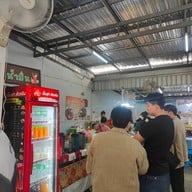 หน้าร้าน ร้านสาทร 13