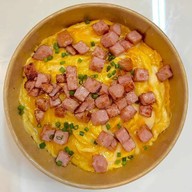 ทับทิมกะเพราไข่ข้น