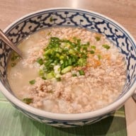 เมนูของร้าน รสนิยม ดิ เอ็มโพเรียม