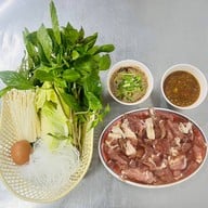 เจ้แดงหมูจุ่ม ลาดหญ้า หน้าธนาคารไทยพาณิชย์ ลาดหญ้า