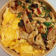 ทับทิมกะเพราไข่ข้น