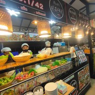 บรรยากาศ ส้มตำป.1/42&ยำปลาร้าซิ่ง(ตลาดคูคตสเตชั่น)