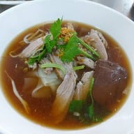 เมนูของร้าน ระตะมา ก๋วยเตี๋ยวเป็ดพะโล้ ซุปเปอร์ขาไก่สูตรต้นตำรับ หัวหิน