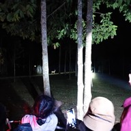 ดิวอี้ ฮิลล์ แคมป์ปิ้ง แอนด์ คาเฟ่ (DEWY HILL CAMPING AND CAFE)