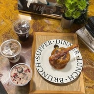 ENVIES cafe ถนนเจริญกรุง