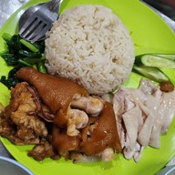 เจ๊ศรี ข้าวมันไก่ตอน ไหหลำ สุขสวัสดิ์