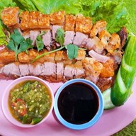 หน้าร้าน ชิมเพลินต้มเลือดหมู