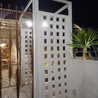 หน้าร้าน ราตรี -