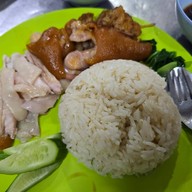 เจ๊ศรี ข้าวมันไก่ตอน ไหหลำ สุขสวัสดิ์