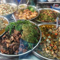 เมนูของร้าน ข้าวแกงแม่อ้อน สะพานหัน(เจ้าเก่า) สาขา1 จักรวรรดิ จักรวรรดิ