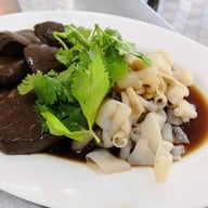 เมนูของร้าน ระตะมา ก๋วยเตี๋ยวเป็ดพะโล้ ซุปเปอร์ขาไก่สูตรต้นตำรับ หัวหิน