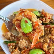 ครัวลุงแดง ท่าข้าม
