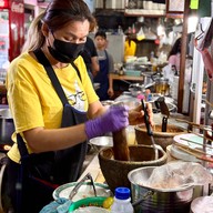 บรรยากาศ ร้านส้มตำป้าน้อยวัดเฉลิม