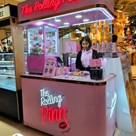 หน้าร้าน The Rolling Pinn พร้อมพงษ์