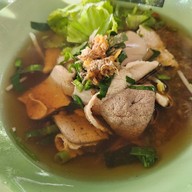 ก๋วยเตี๋ยวสถานีรถไฟ เนินมะกอก