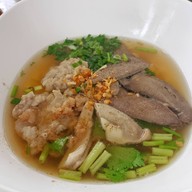 ต้มเลือดหมูหม้อแขกป้าเวียน(ข้าวมันไก่)