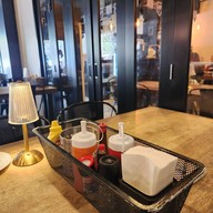 บรรยากาศ Bigger' Burgers and Steak