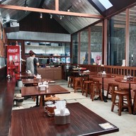 บรรยากาศ ร้านก๋วยเตี๋ยวเรือวันจันทร์ -