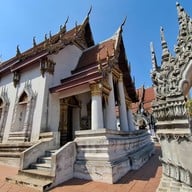 วัดใหญ่จอมปราสาท