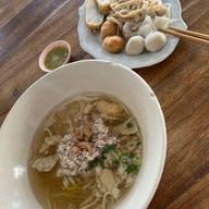 ก๋วยเตี๋ยว อ.บ้านบึงพัทยา พัทยา 41/1