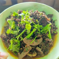 ร้านลาบคนเมือง ป่าไผ่