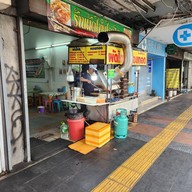 หน้าร้าน ร้านผัดไทยไลฟ์สด สะพานควาย @saphan Kwai