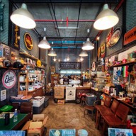 บรรยากาศ Warmbatch Coffee Roaster