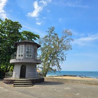 หาดนางทอง