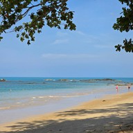 หาดนางทอง