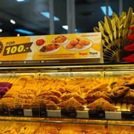 Coffee arigato by Tops เซ็นทรัลปิ่นเกล้า ชั้น 1
