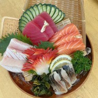 tsukiko.sushi