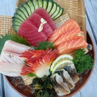 tsukiko.sushi