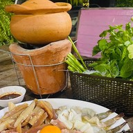 แซ่บริมเขา Zaab Rim Khao