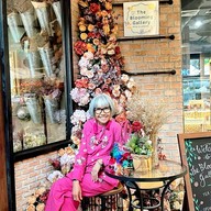 The Blooming Gallery ทองหล่อ