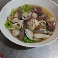 นายเบิ้ม เกาเหลาเซี่ยงจี้