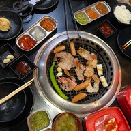 AKA เดอะมอลล์งามวงศ์วาน