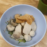 เมนูของร้าน มุ่ยหลี ลูกชิ้นปลาสวนรื่น ปตท. บรมราชชนนี