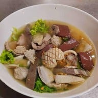 นายเบิ้ม เกาเหลาเซี่ยงจี้