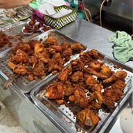 โกจ้อย ขนมจีน ไก่ทอด