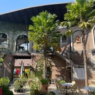 Cafe Laura Bar & Restaurant หนองแค