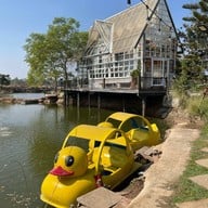 Cafe Laura Bar & Restaurant หนองแค