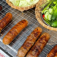 [เปิดใหม่จ้า] ลุงรวย หมูปิ้ง ไส้กรอกจัมโบ้ ไส้กรอกอีสาน