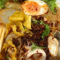 ร้านครอบครัวตัวกลม