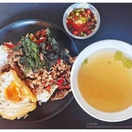 คุณฉุย กะเพราโบราณ  บรรทัดทอง