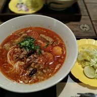 Ongtong Khaosoi (อองตอง ข้าวซอย) อารีย์