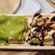 Nom Nom นมสด ปังปิ้งเนยหอมๆ -