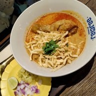Ongtong Khaosoi (อองตอง ข้าวซอย) อารีย์