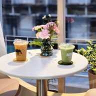 Nom Nom นมสด ปังปิ้งเนยหอมๆ -