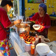 ป๋องเกี๋ยวเตี๋ยวหลอดทรงเครื่อง