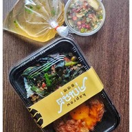 คุณฉุย กะเพราโบราณ  บรรทัดทอง